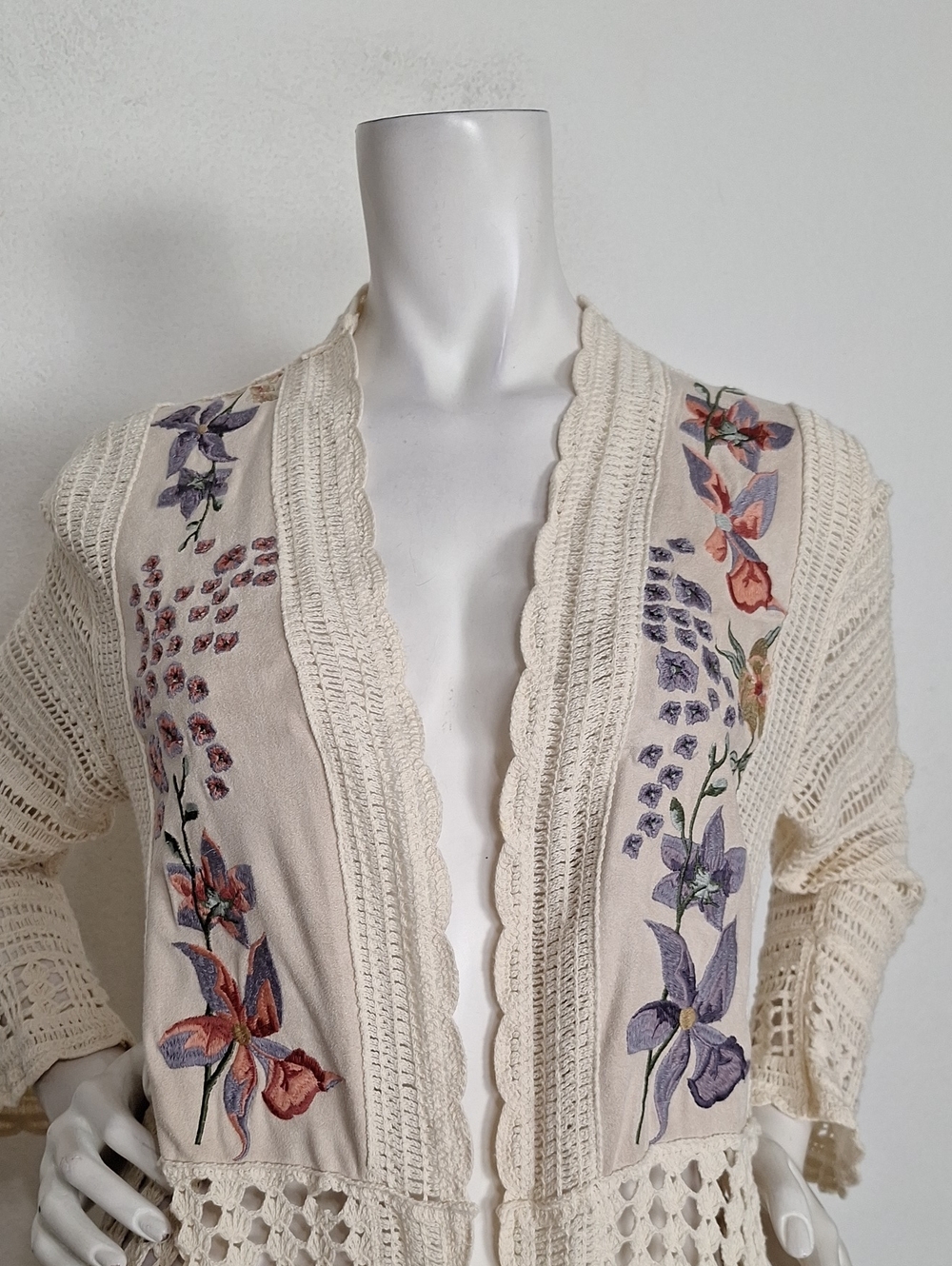V. Christina Cream Crochet Floral Embroidered Cottagecore Open Cardigan Size L - Picture 3 of 13